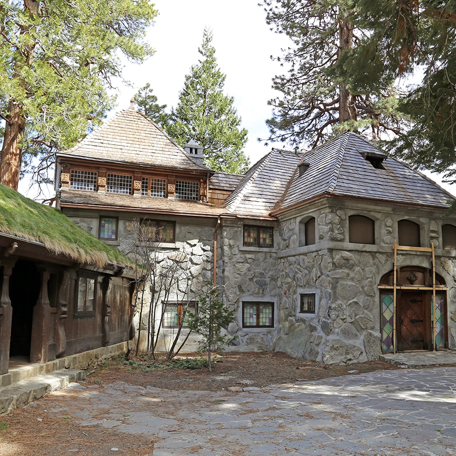 Inner courtyard displaying grass-roofed outdoor corridors