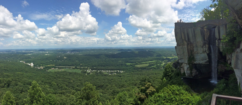 There's a rather dubious claim that you can see seven states from Lover's Leap in Rock City. True or not, the view is great.